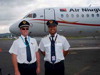 Air-Niugini-crew-on-first-flight-to-Port-Vila-pic-a