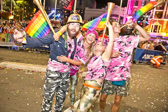 HamidMousa-MardiGras15-parade Quick 2500-89