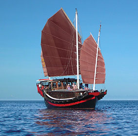 Shaolin-junk-boat-in-Port-Stephens3jpg